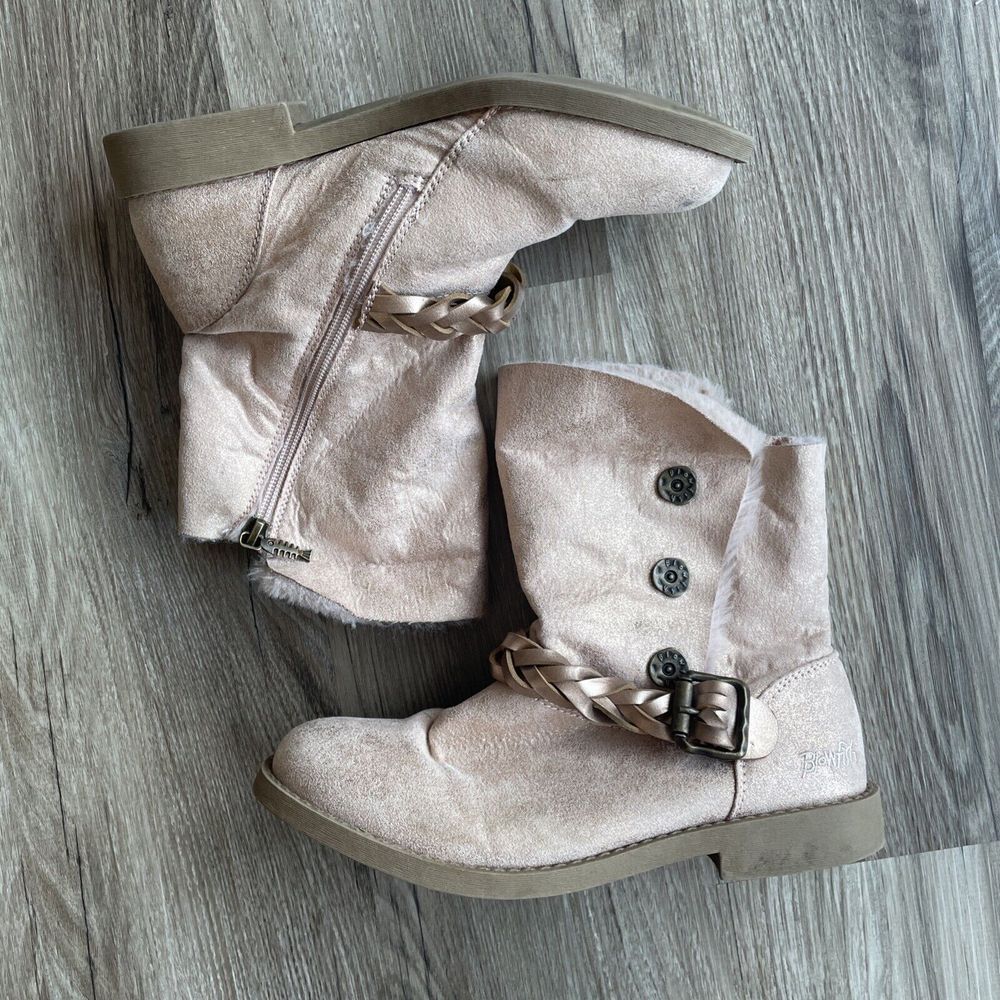 Blowfish Rose Gold Sparkle Boots Chelsea Buckle Button Faux Fur Lined Size 4‎